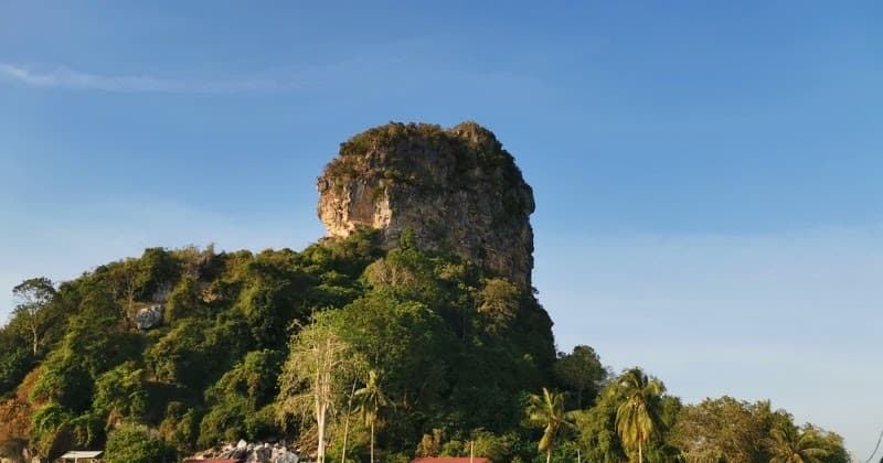 Bukit Mak Cun Kedah - destinasi hiking dengan pemandangan indah dekat homestay Tuah Cemerlang